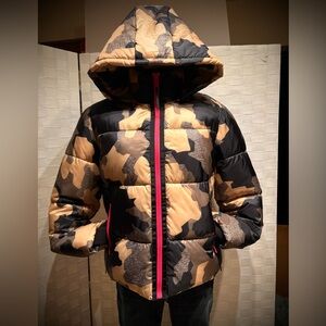G Giuliana Rancic camo with dark pink lining women’s jacket!  Size Small